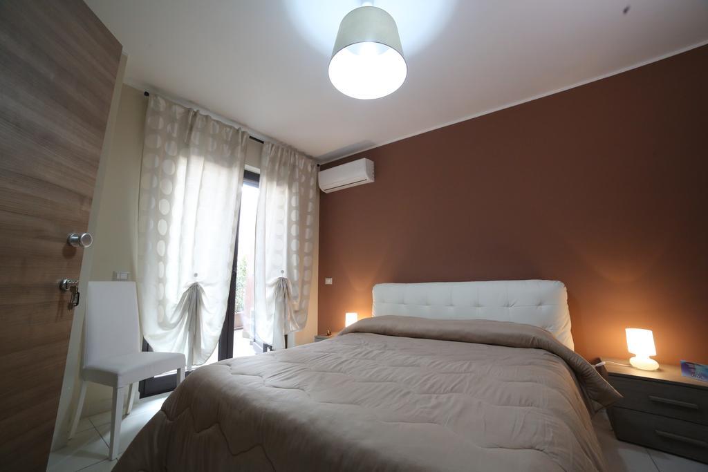 B&B Ciclopi Aci Castello Exterior foto